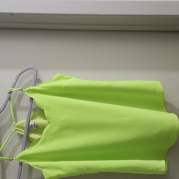 J. Crew Scalloped Shell, Size 4 Measures M-L - Picture 2 of 8